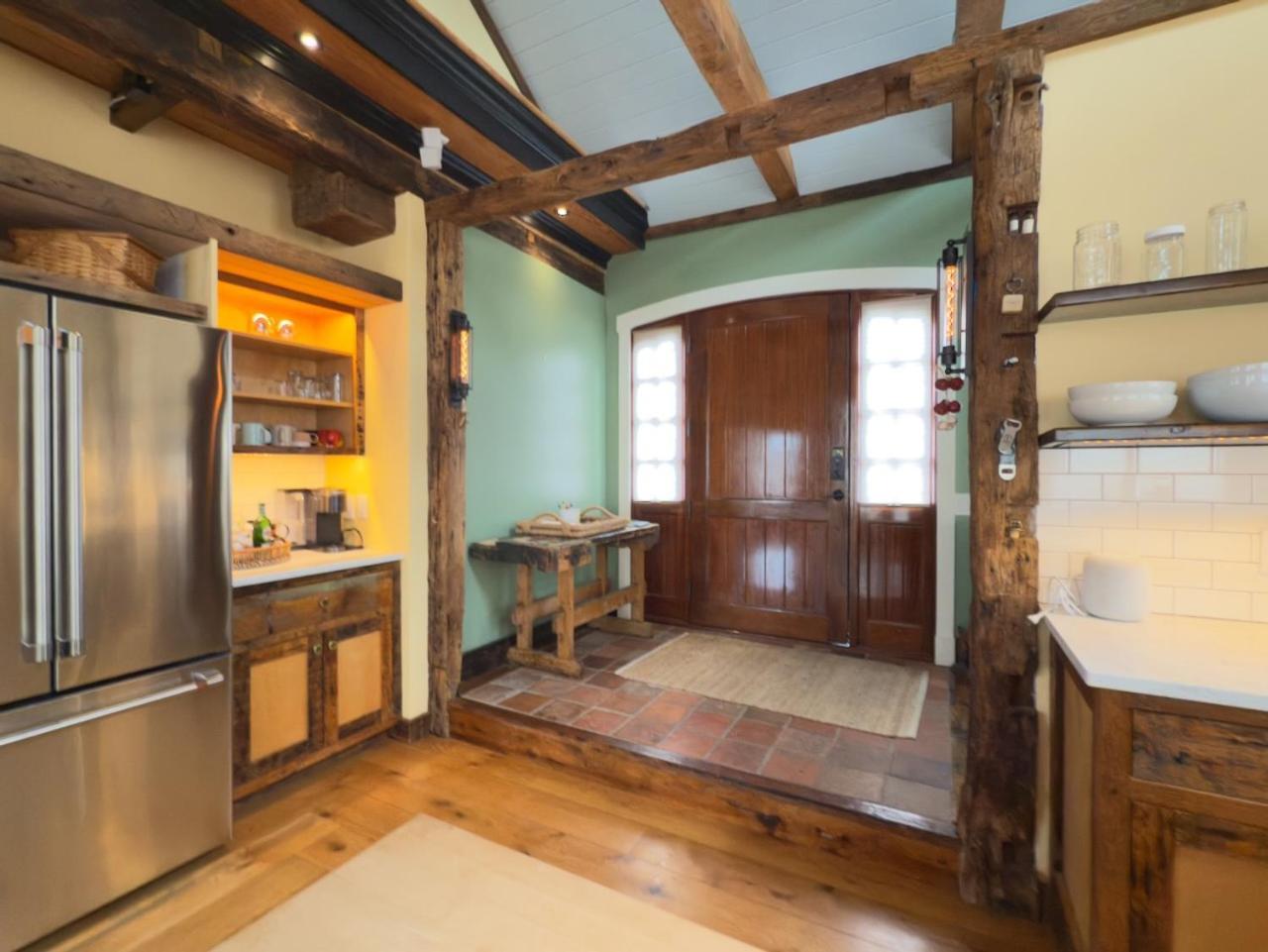 فندق Magical Post And Beam Loft Downtown Newport! المظهر الخارجي الصورة