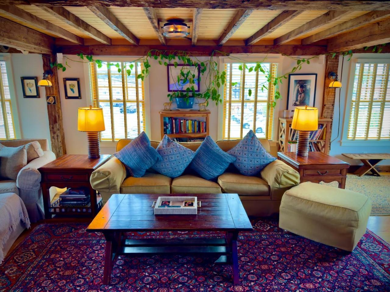 فندق Magical Post And Beam Loft Downtown Newport! المظهر الخارجي الصورة